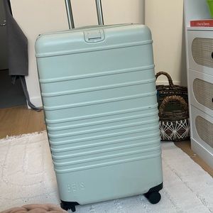 BÉIS 26” Checkin Roller in Matcha Green